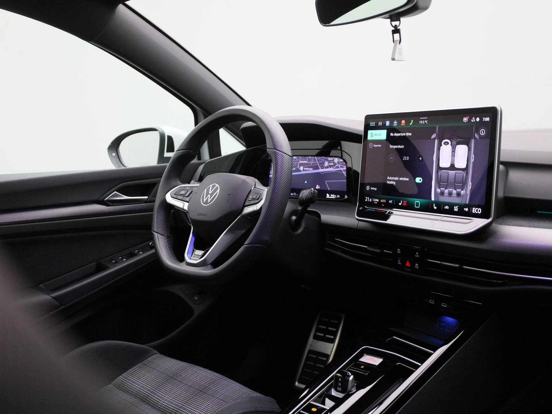 Volkswagen-Golf-image-39