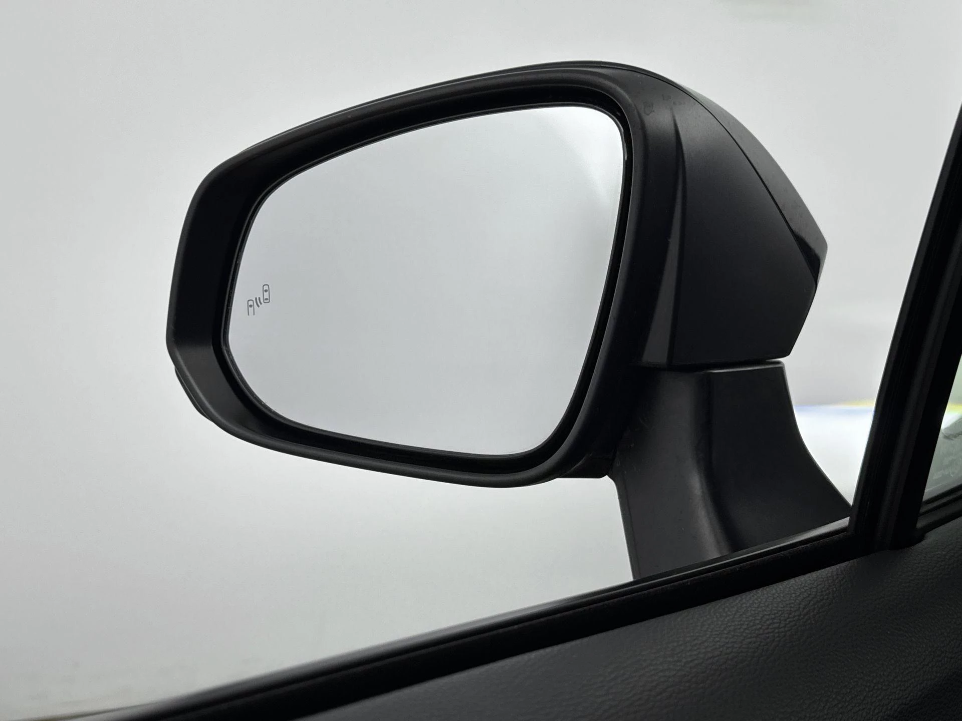 Toyota-Corolla Cross-image-19