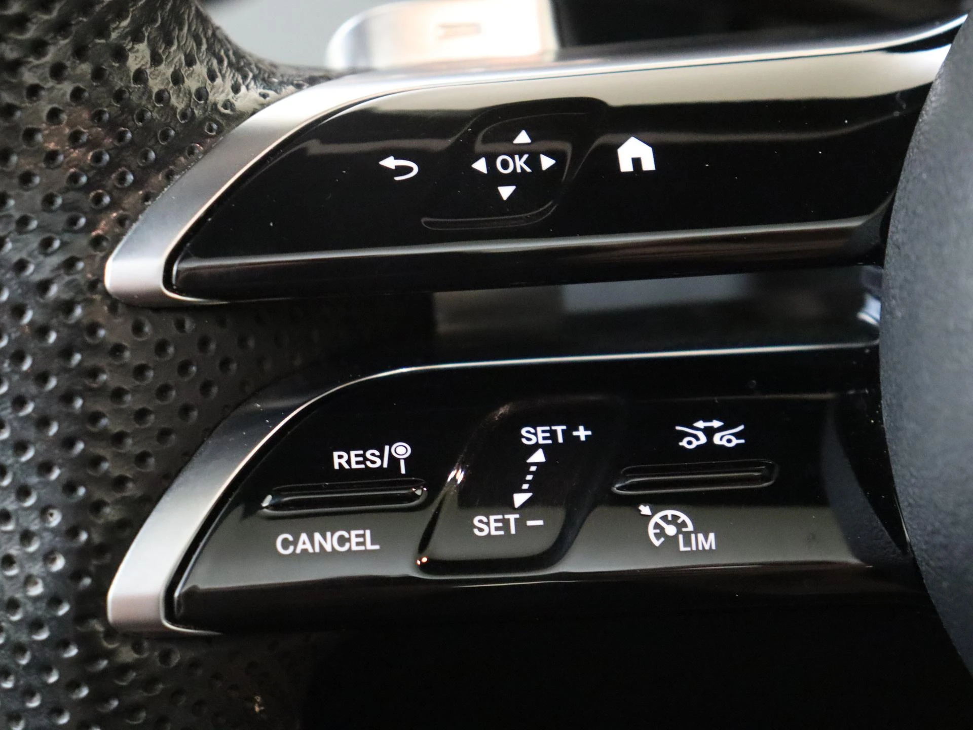 Mercedes-Benz EQS SUV 450 4MATIC AMG Line 7p 118 kWh