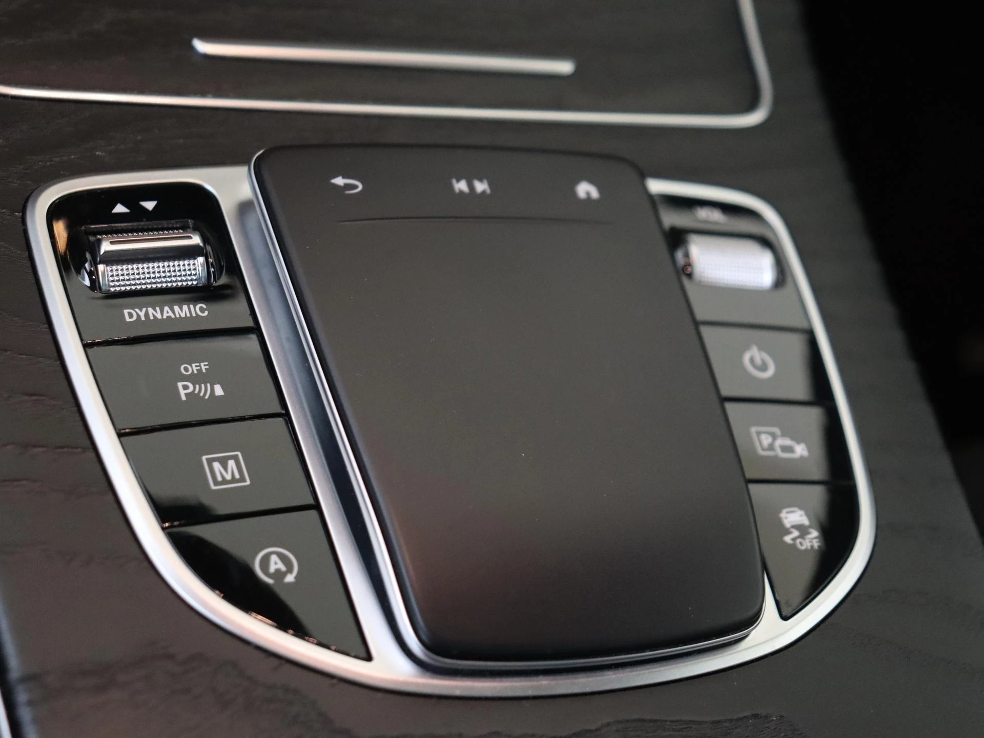 Mercedes-Benz-GLC-image-20