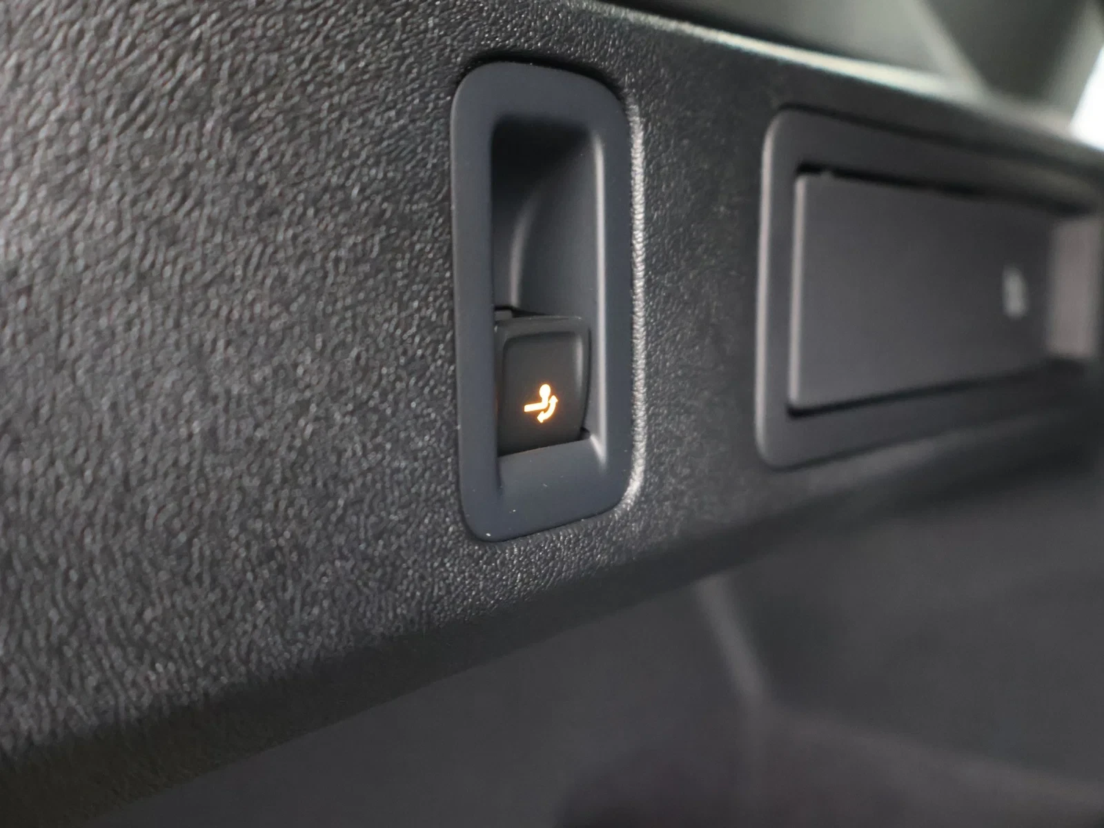 Volkswagen-Tiguan-image-12