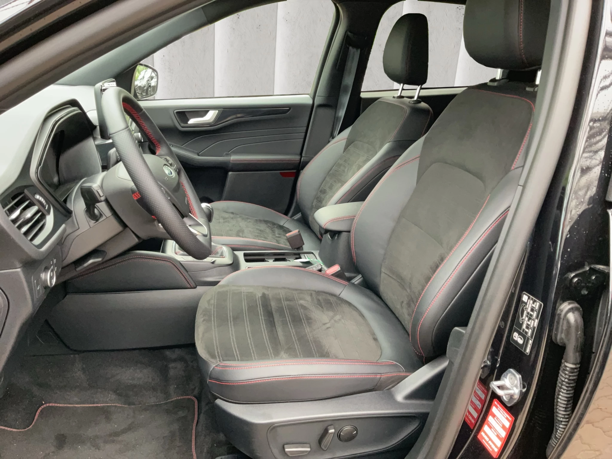 Ford Kuga ST-Line X*PANO*AHK*KAM*ACC*NAVI*SOUND-SYS.