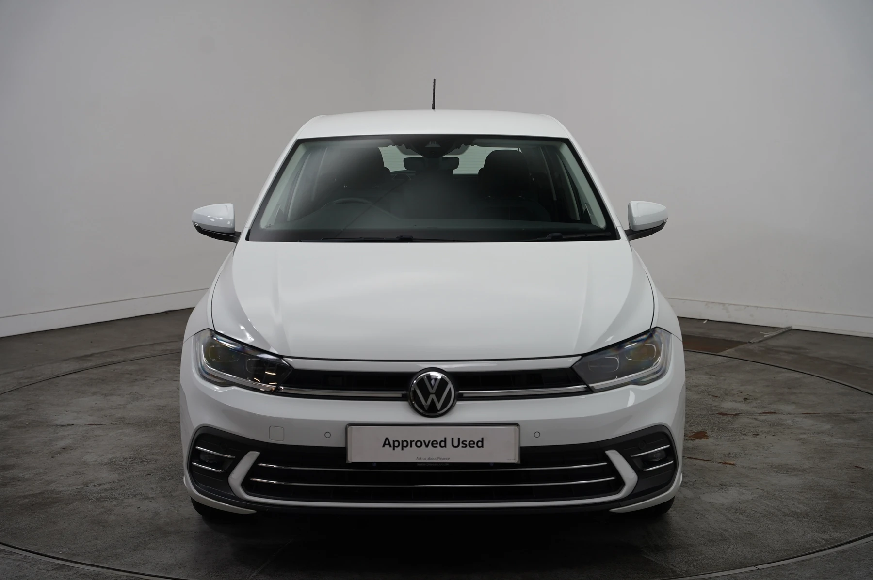 Volkswagen-Polo-image-36