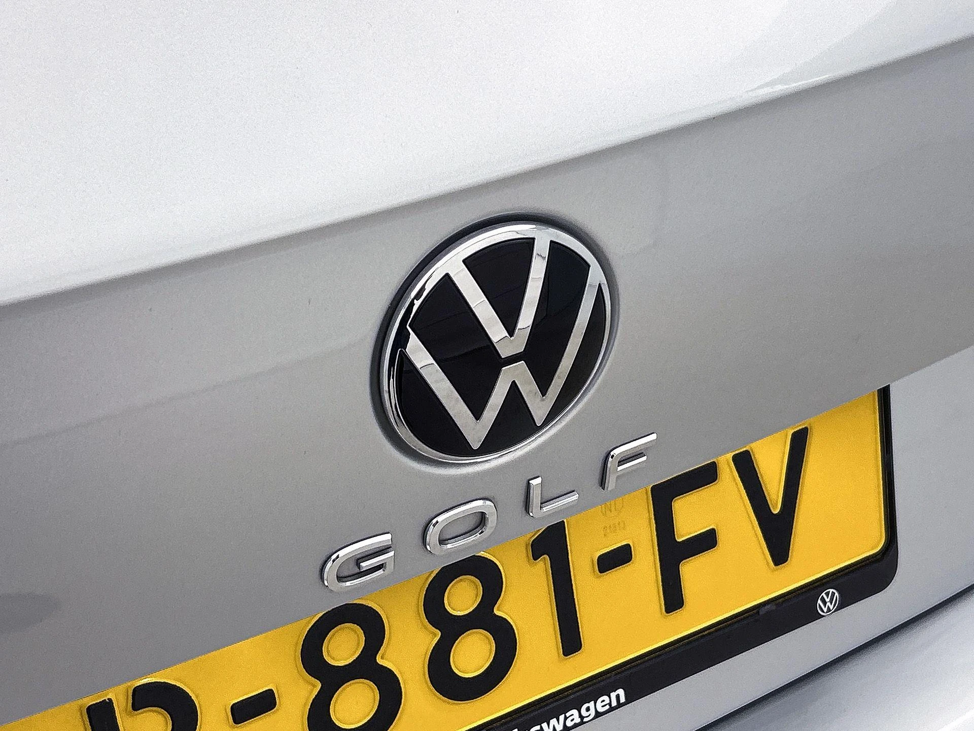 Volkswagen-Golf-image-21
