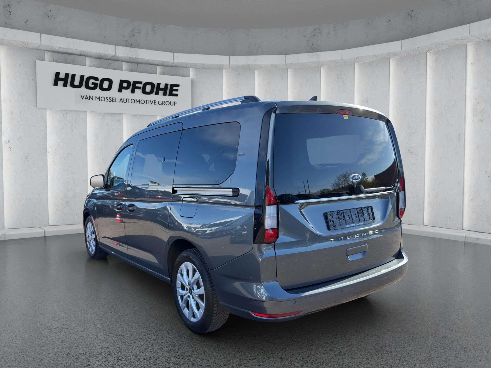 Ford-Tourneo Connect-image-2