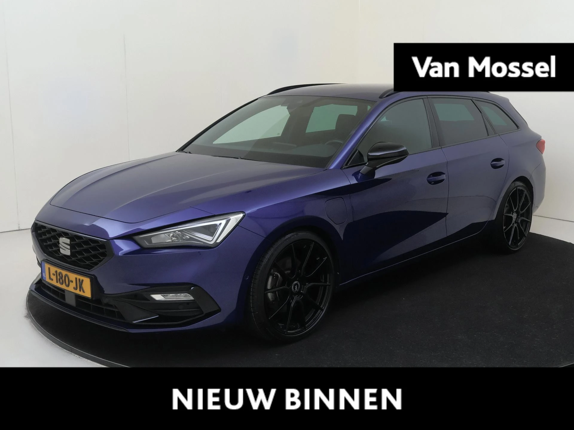 SEAT-Leon-image-0