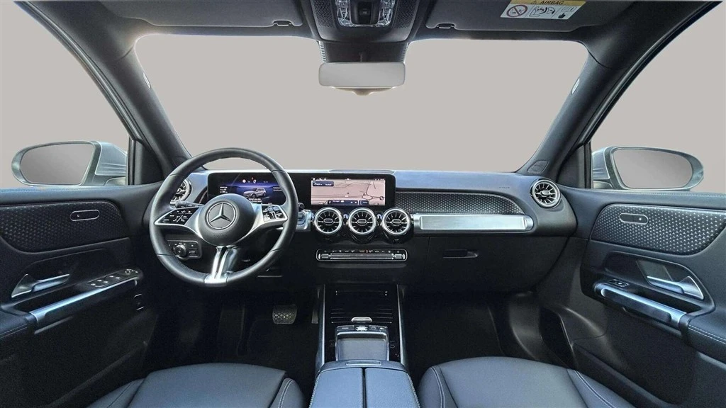 Mercedes-Benz-EQB-image-11