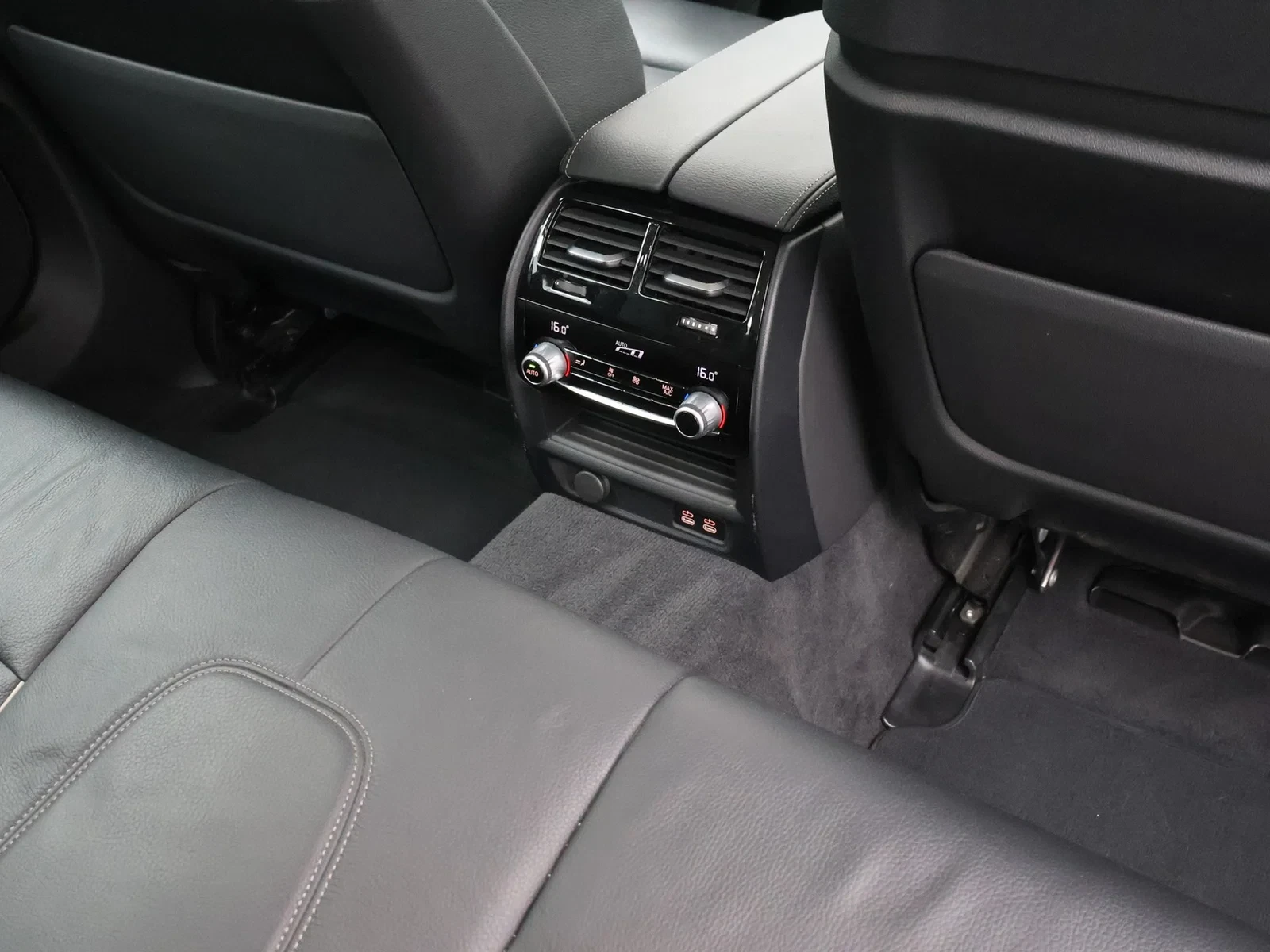BMW Série 5 SW (G31LCI) Touring 520iA 184PK *AUTOMAAT*PANO DAK*LEDER*SFEERVERLICHTING*NAVI*BLTH*CRUISE*APP CONNECT*FULL LED*...