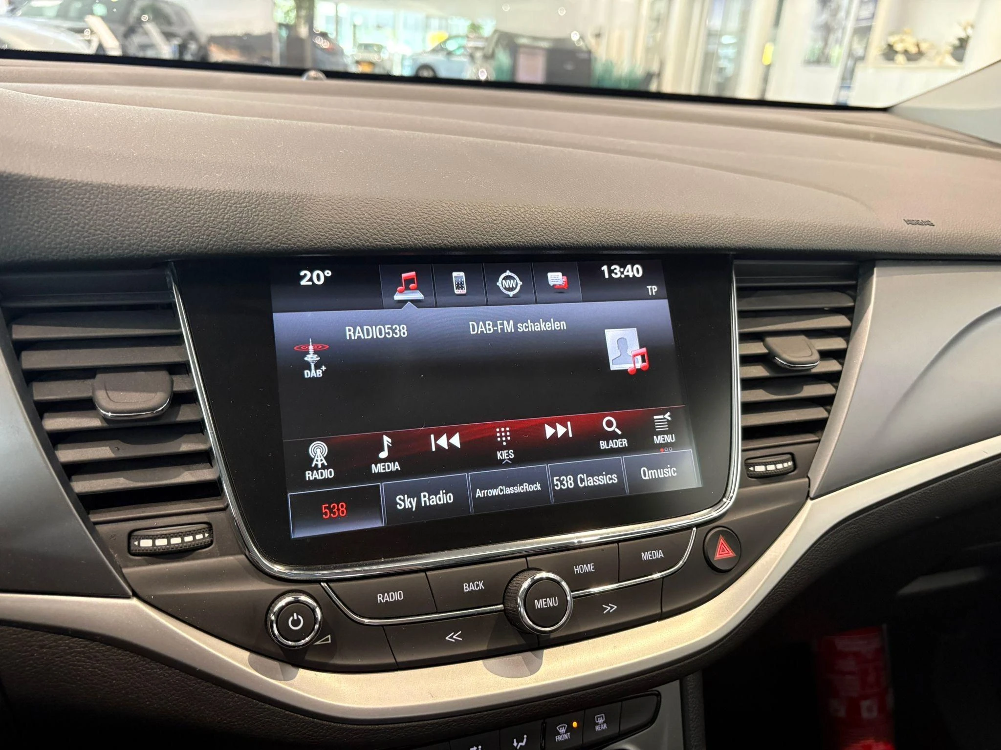 Opel-Astra-image-16