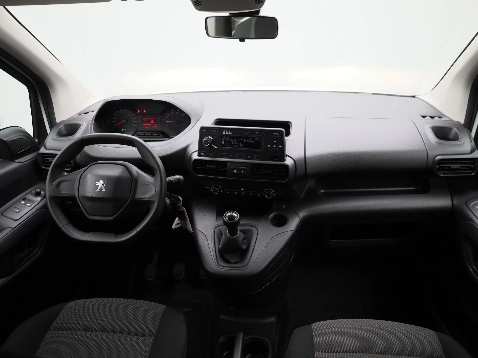 Peugeot-Partner-image-34