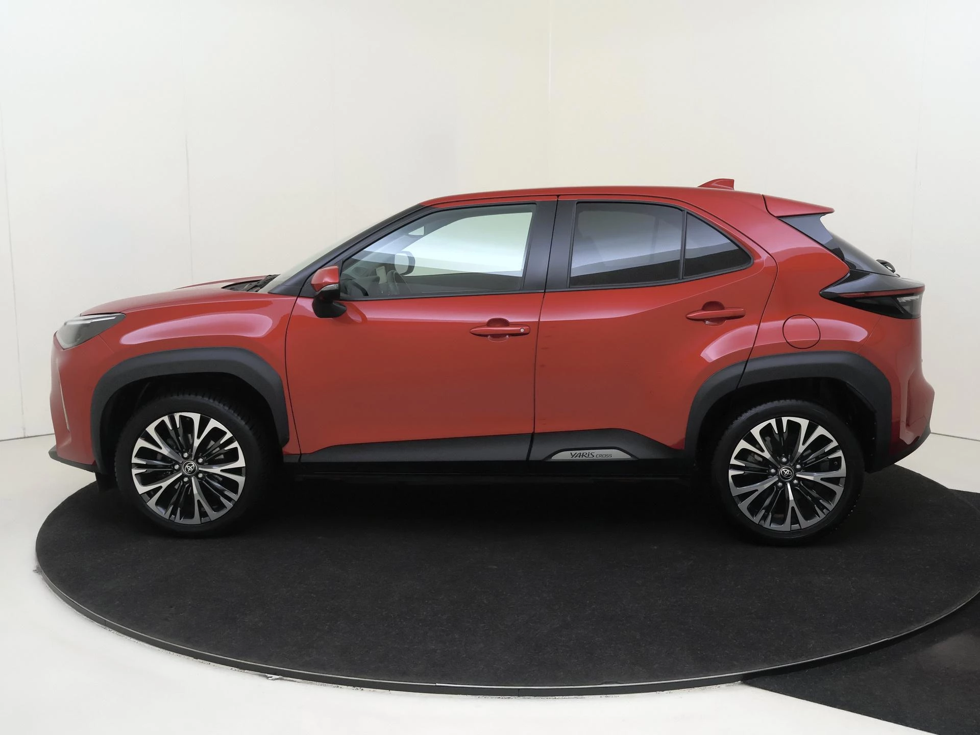 Toyota-Yaris Cross-image-10