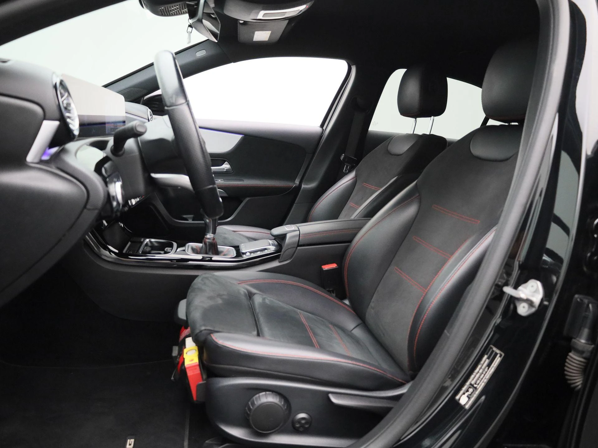 Mercedes-Benz-A-Klasse-image-11
