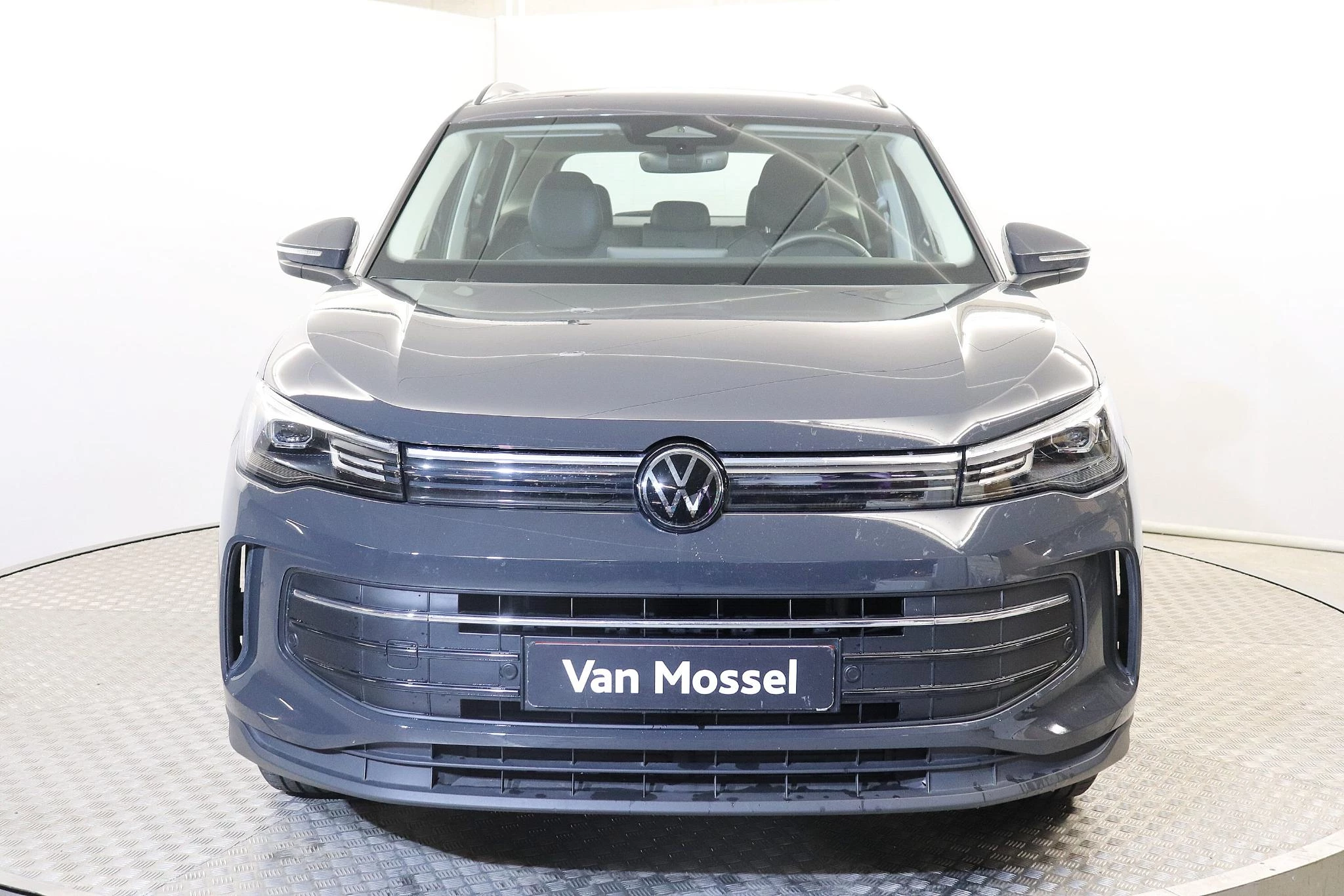 Volkswagen-Tiguan-image-1