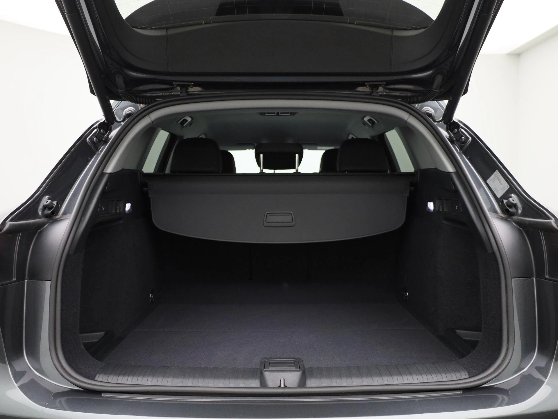 Audi-Q6 e-tron-image-13