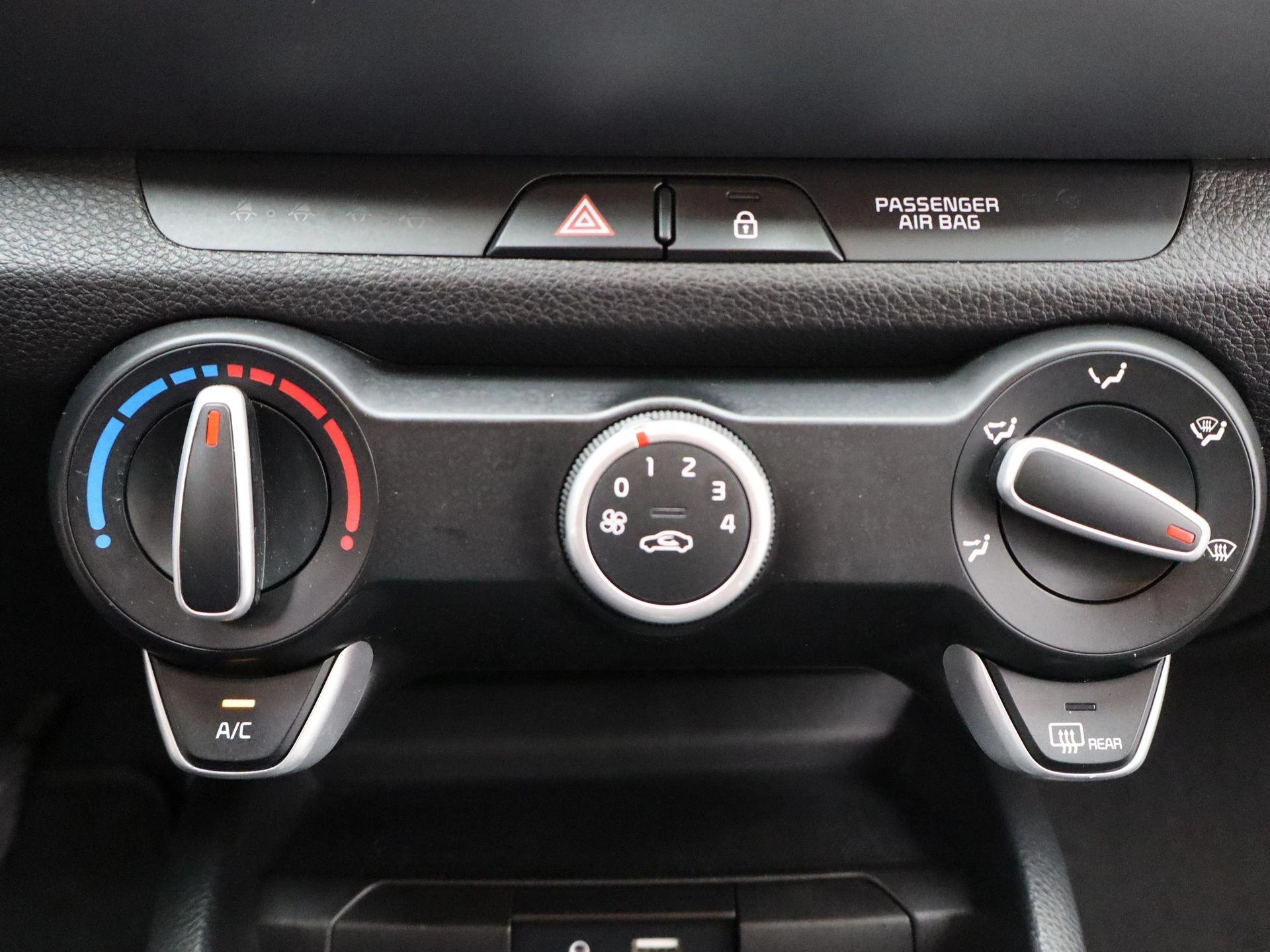 Kia-Stonic-image-18
