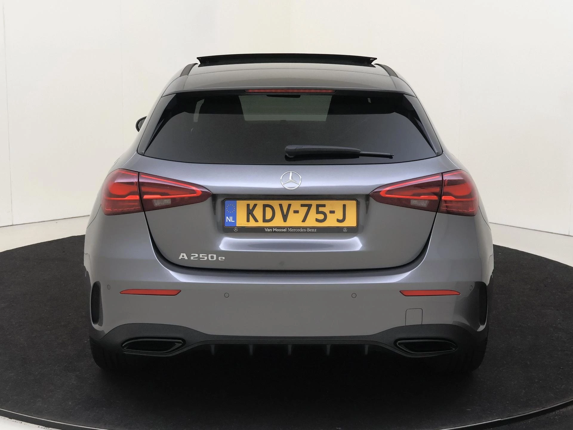 Mercedes-Benz-A-Klasse-image-6
