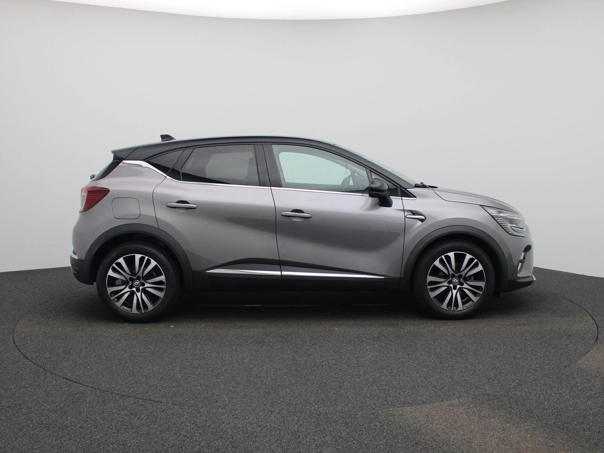 Renault Captur 1.6 E-Tech Plug-in Hybrid 160 Initiale Paris