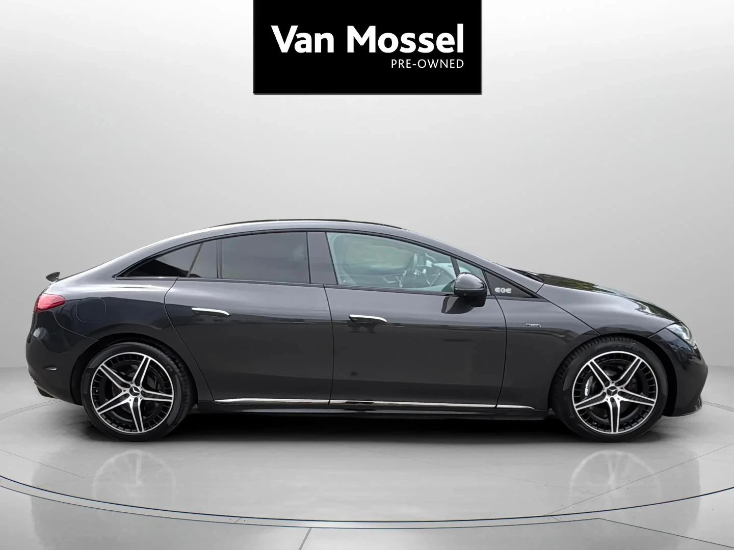 Mercedes-Benz-EQE-image-5