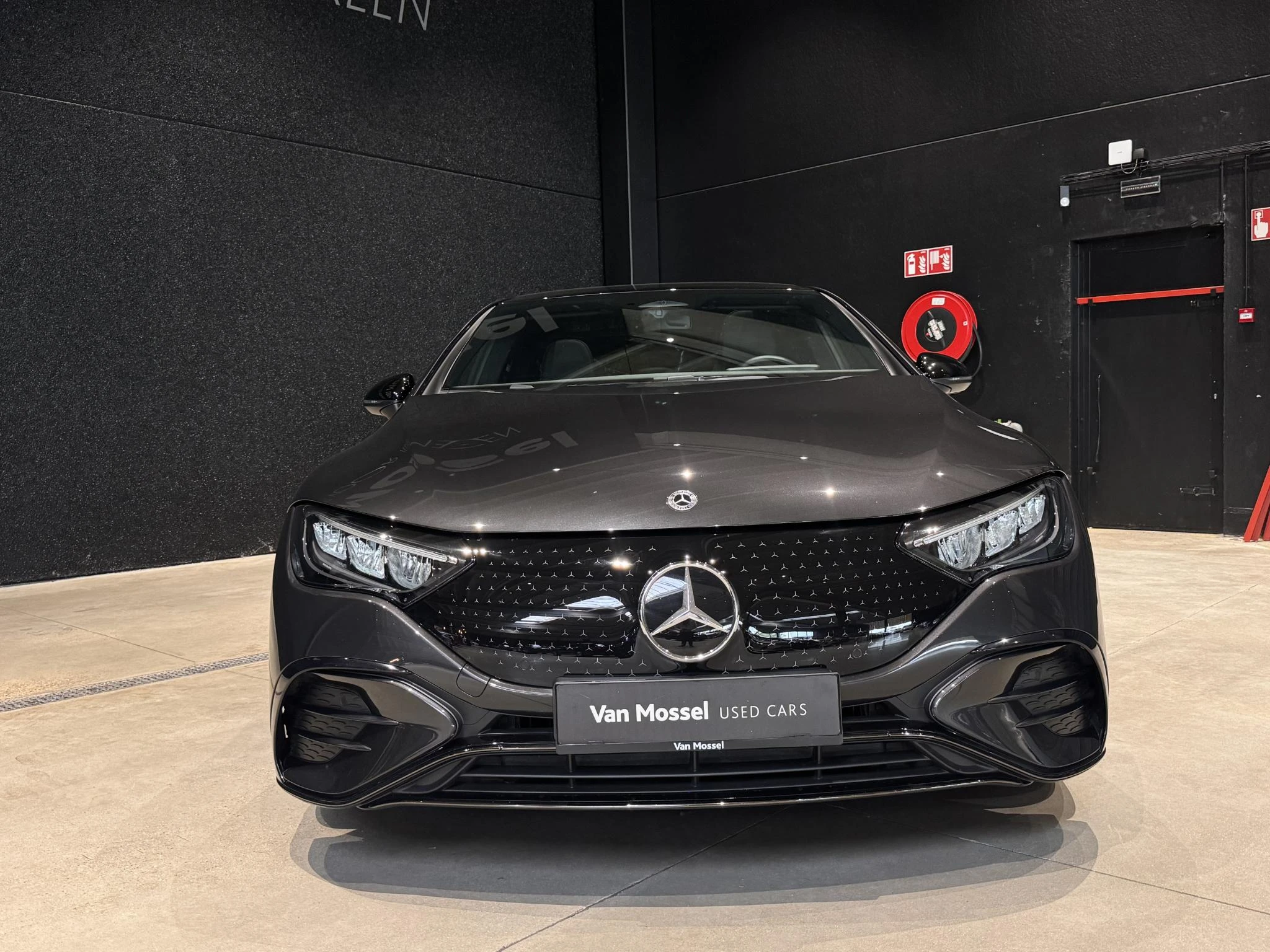 Mercedes-Benz-EQE-image-1
