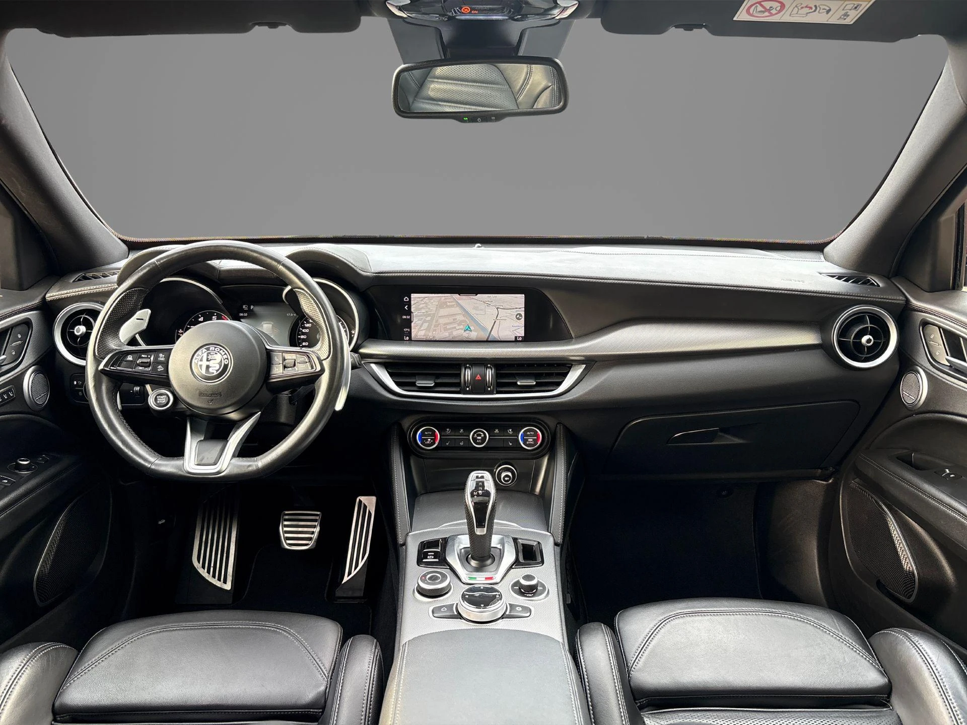 Alfa Romeo-Stelvio-image-3