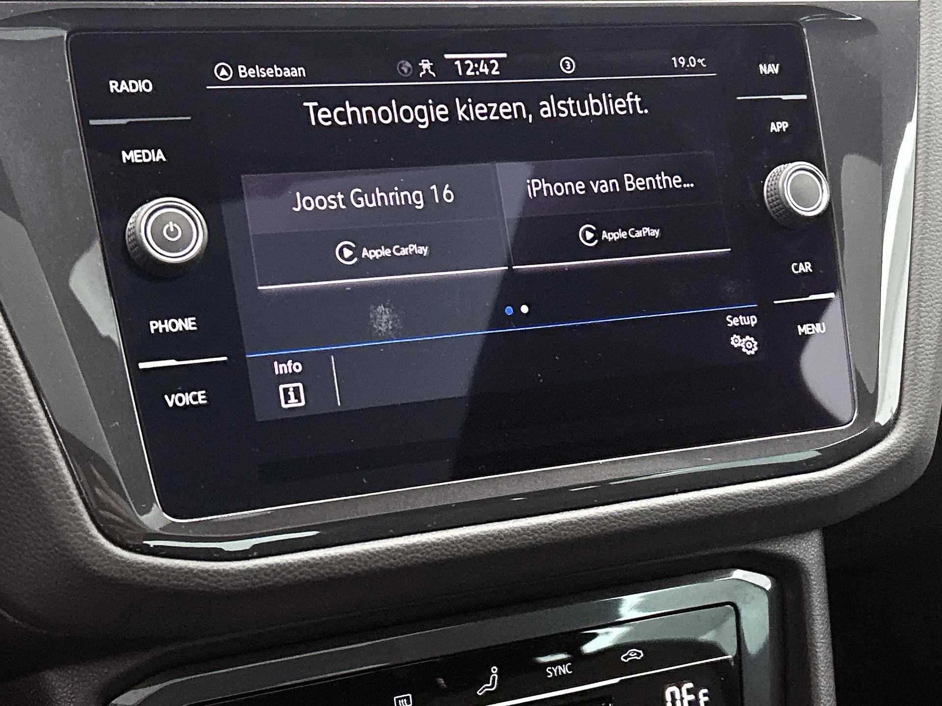 Volkswagen-Tiguan-image-16