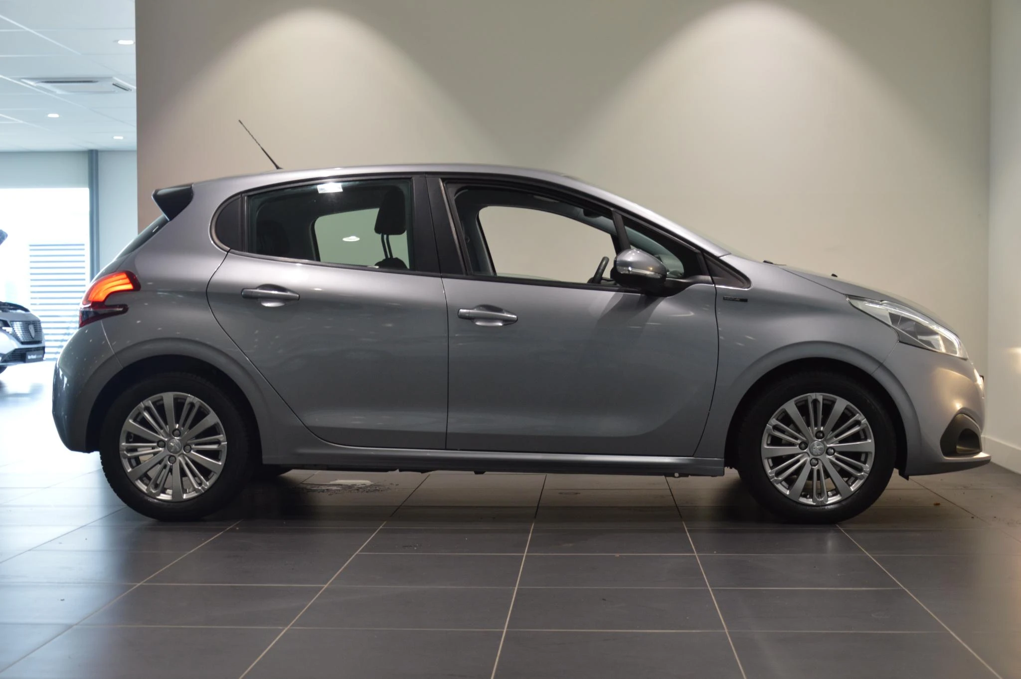 Peugeot 208 Signature