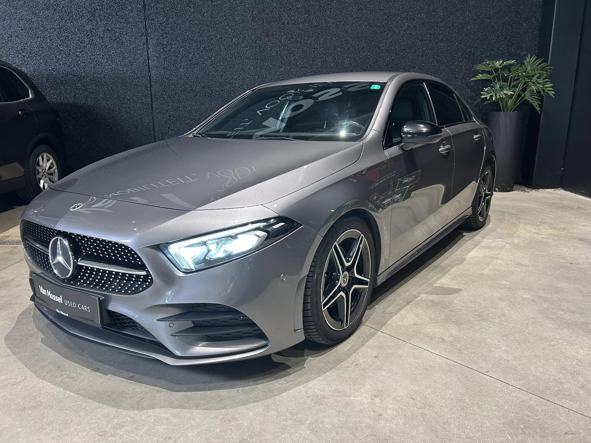 Mercedes-Benz-A-Klasse-image-1