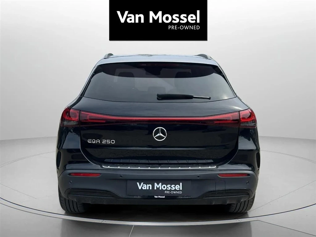 Mercedes-Benz-EQA-image-5