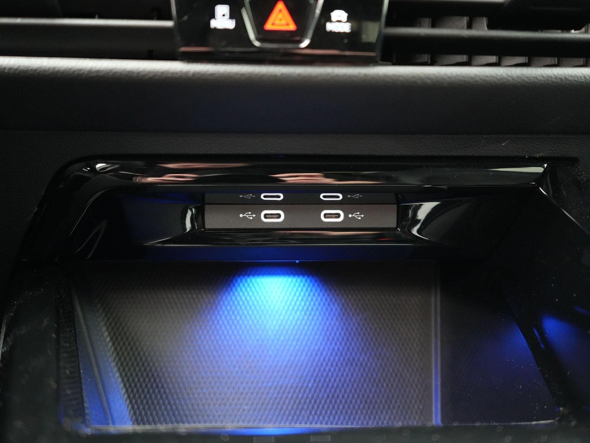 Volkswagen-Golf-image-25