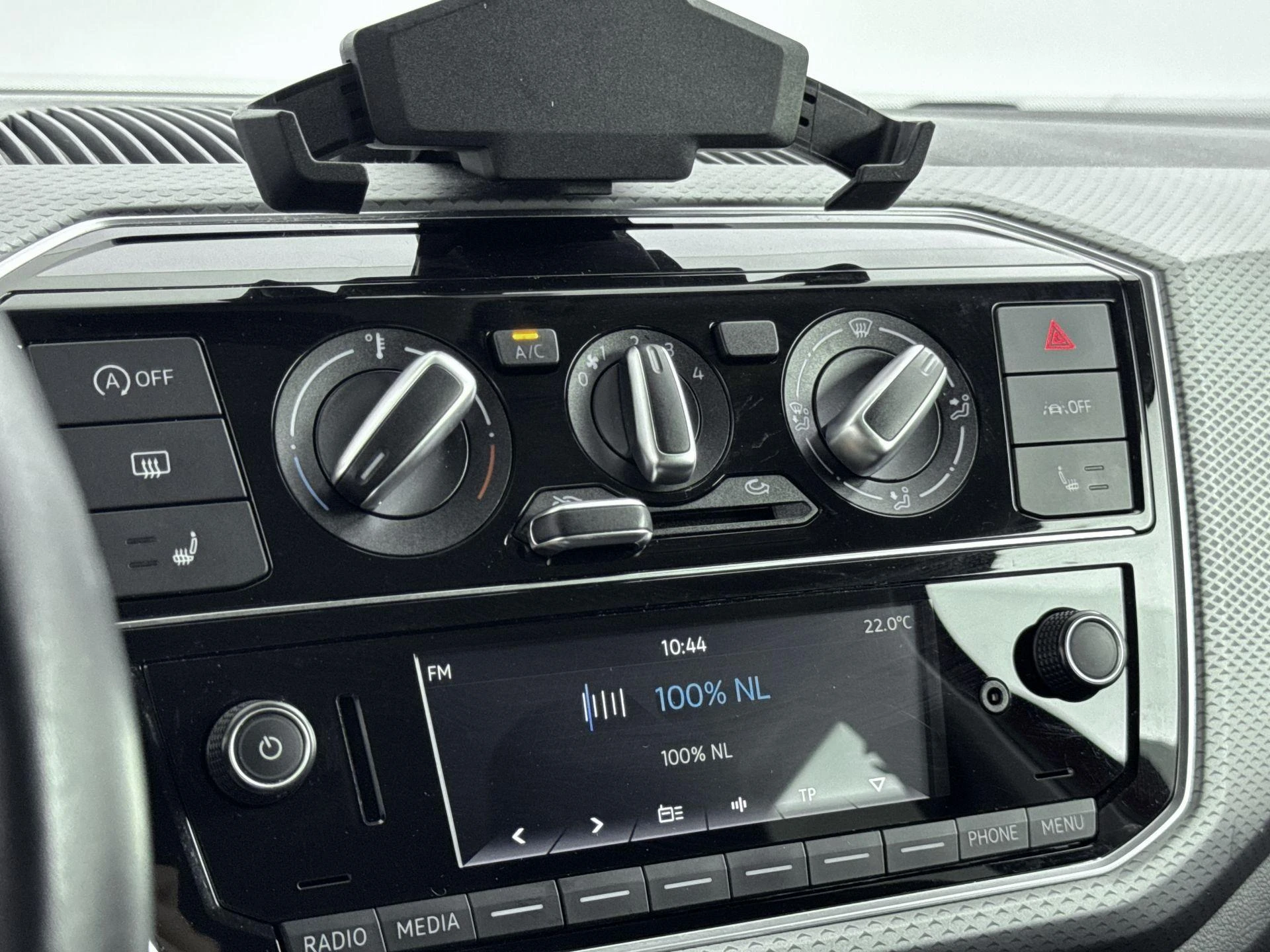 Volkswagen-up!-image-18