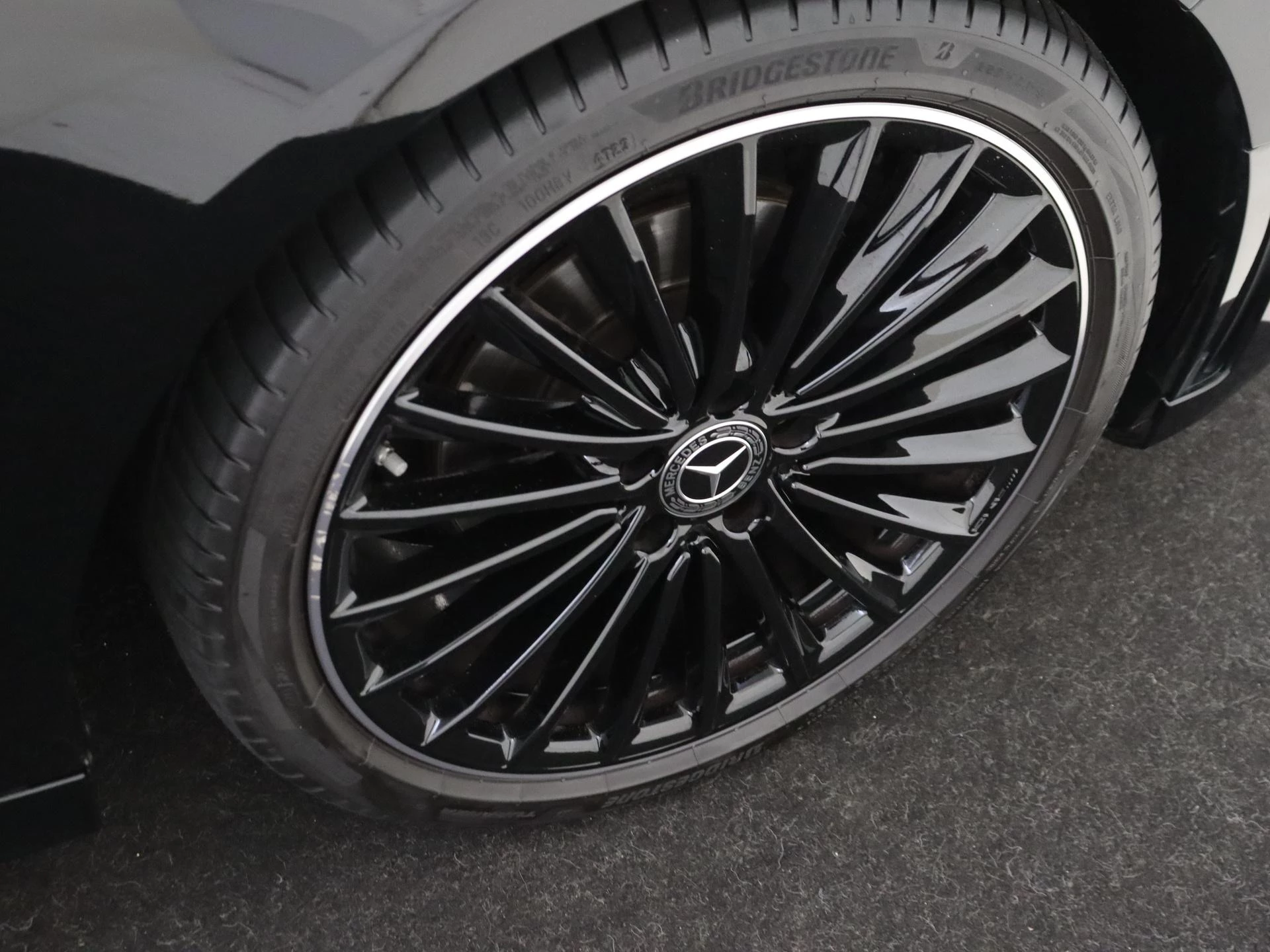 Mercedes-Benz-B-Klasse-image-10