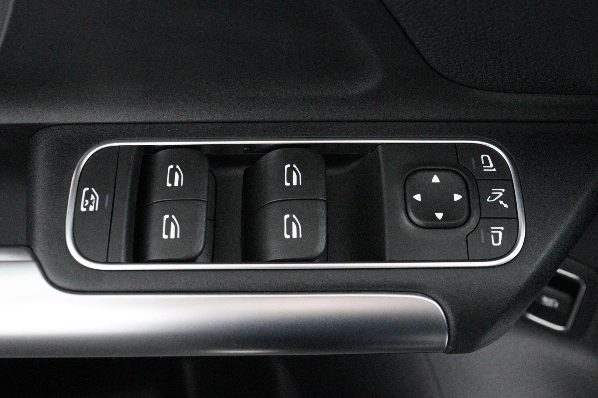 Mercedes-Benz-B-Klasse-image-36