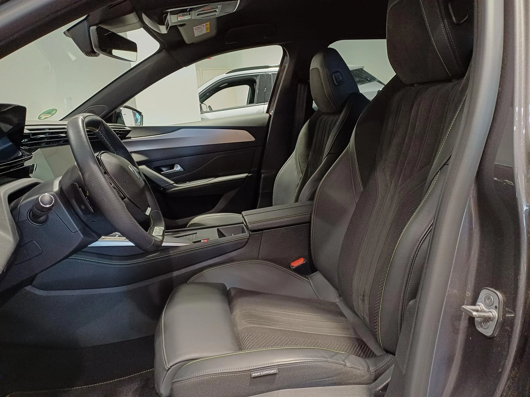 Peugeot 308 SW 1.6 Hybrid 225 S&S EAT8 GT