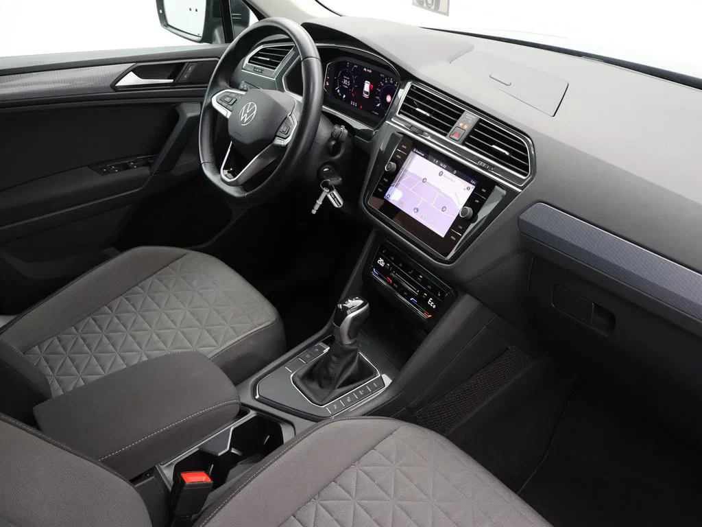 Volkswagen-Tiguan-image-2
