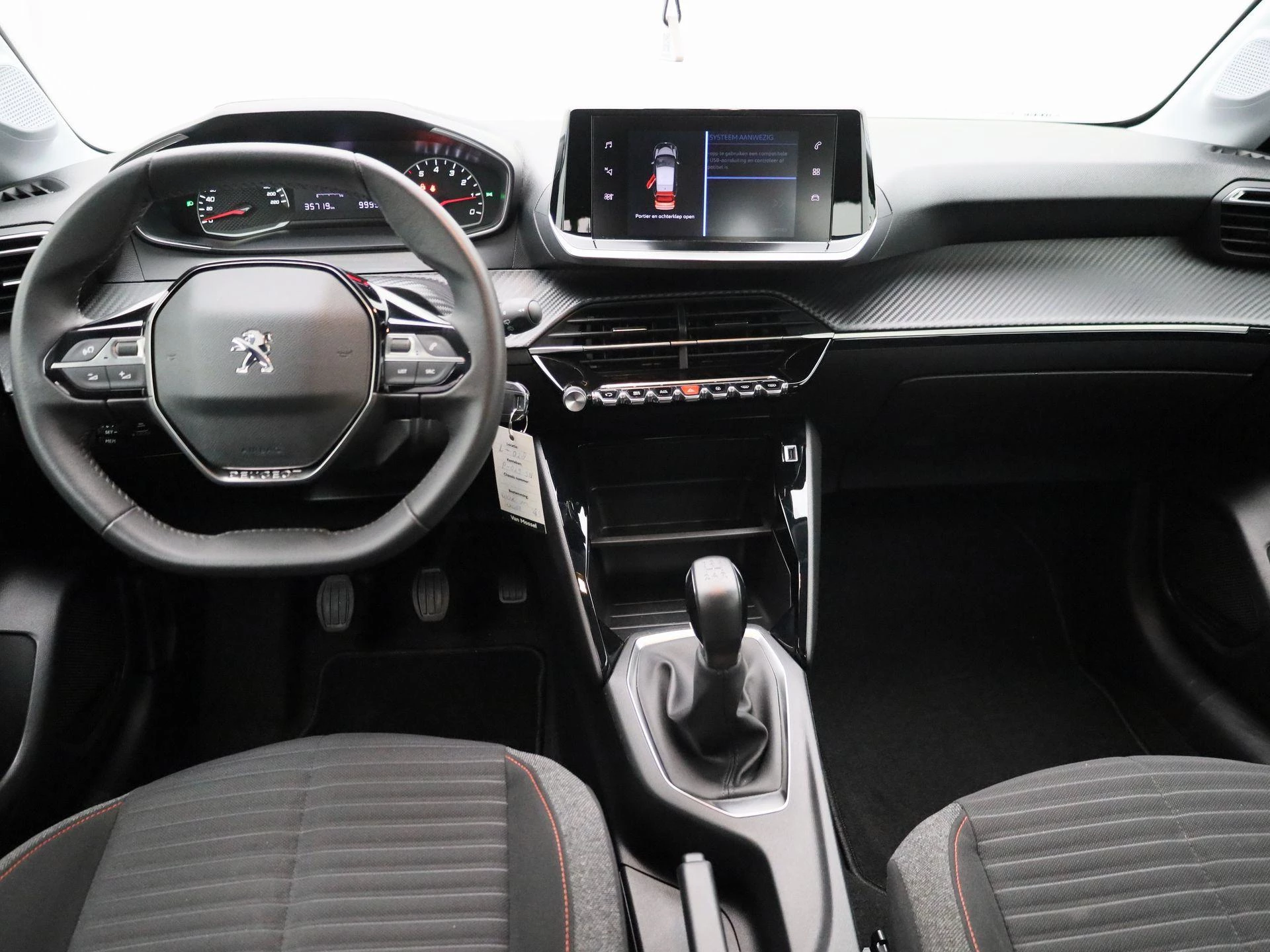 Peugeot-208-image-6