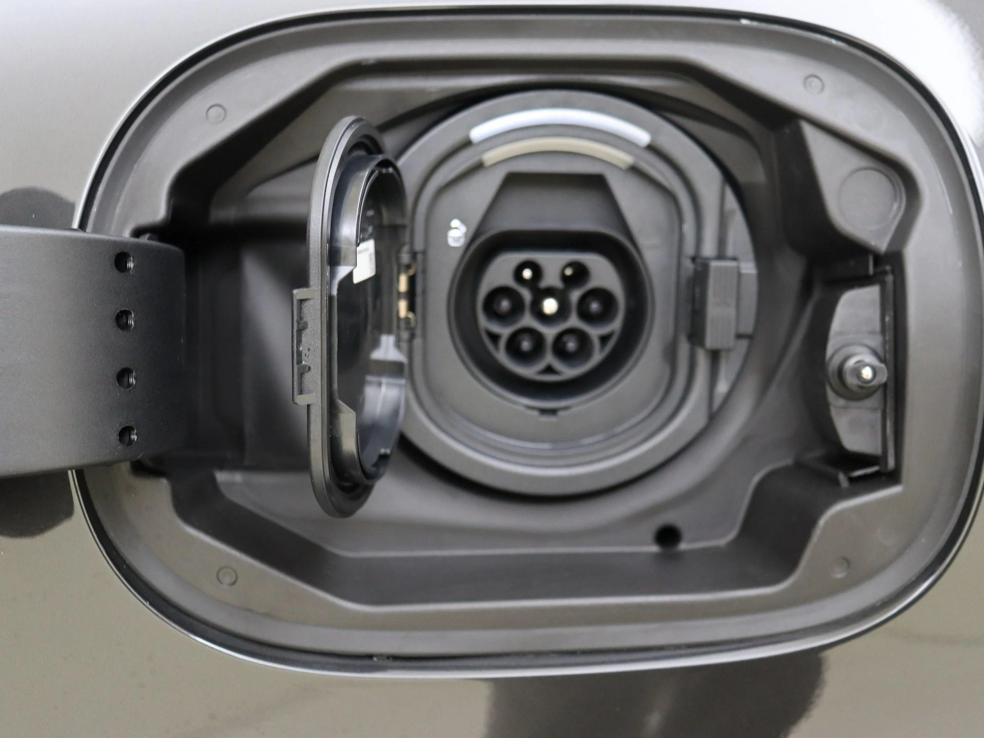 Mercedes-Benz-C-Klasse-image-27