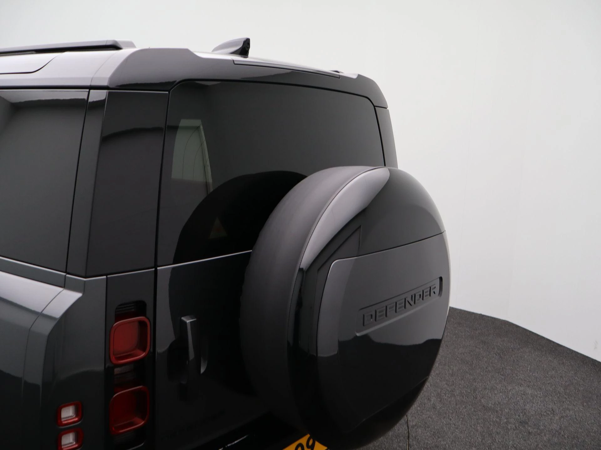 Land Rover-Defender-image-39