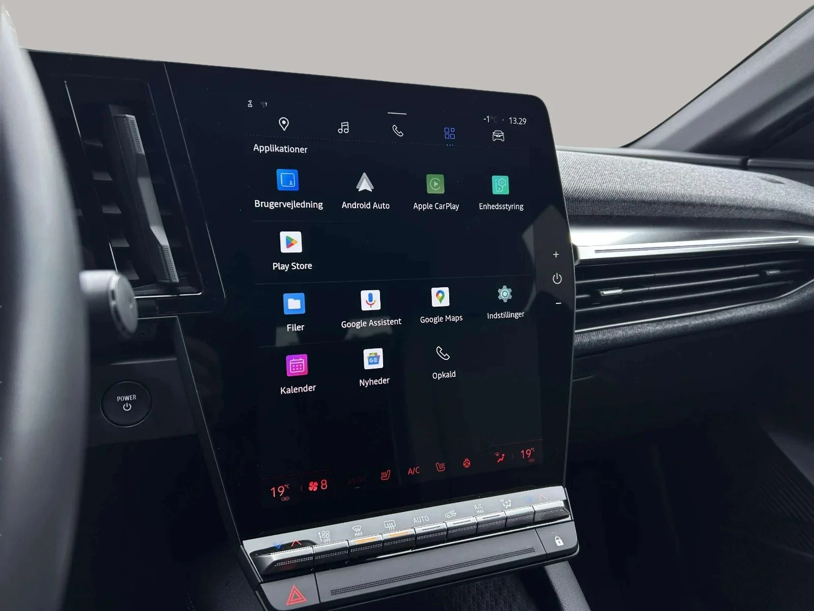 Renault-Megane E-Tech-image-15