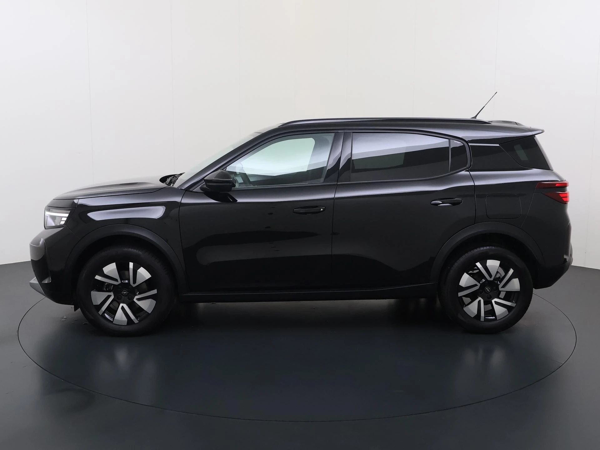 Opel-Frontera-image-2