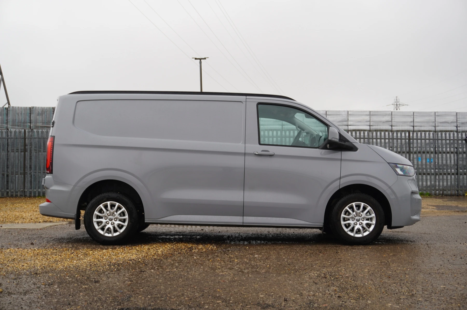 Volkswagen-Transporter-image-3