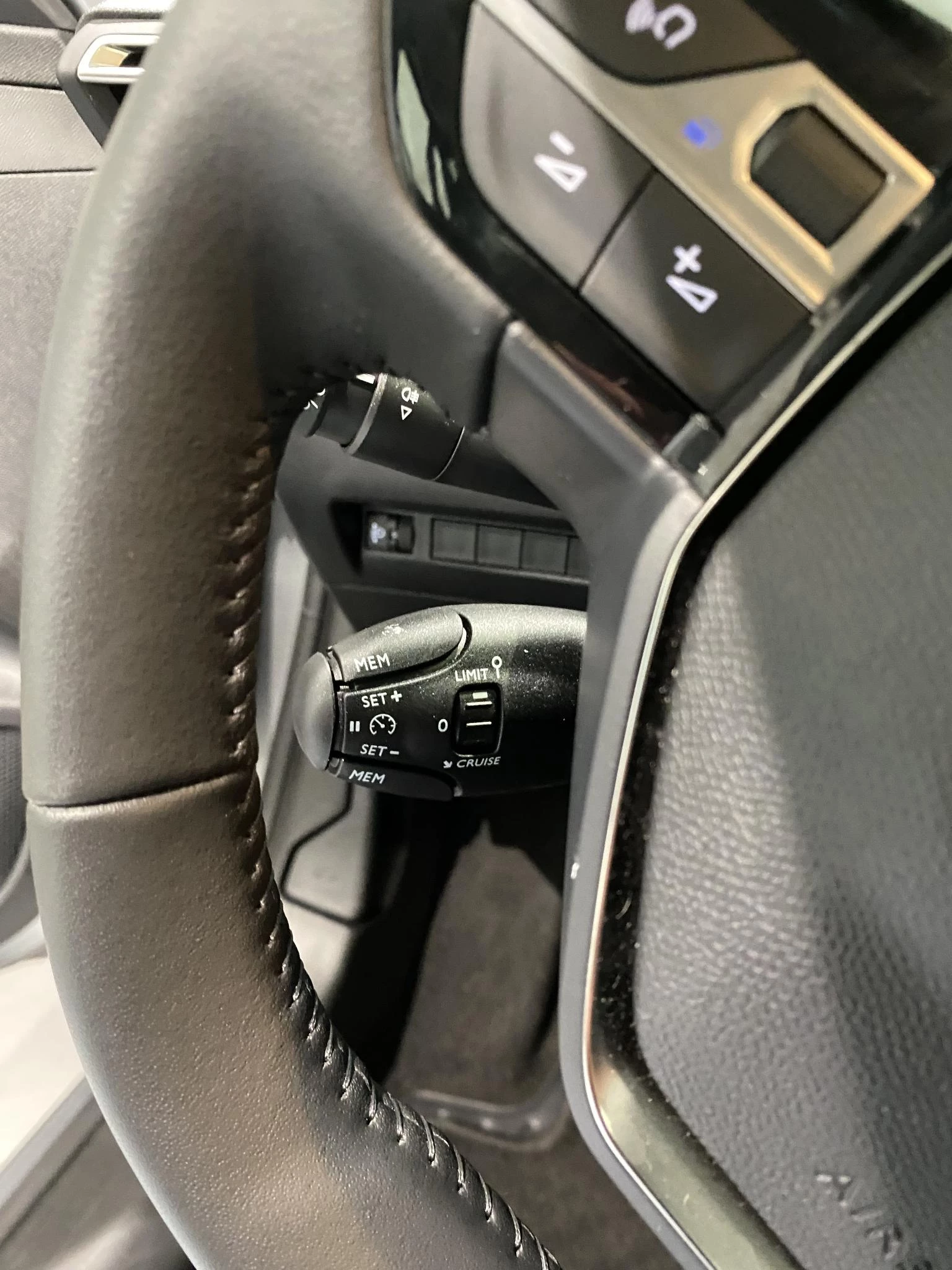 Peugeot 208 1.2 Style 100
