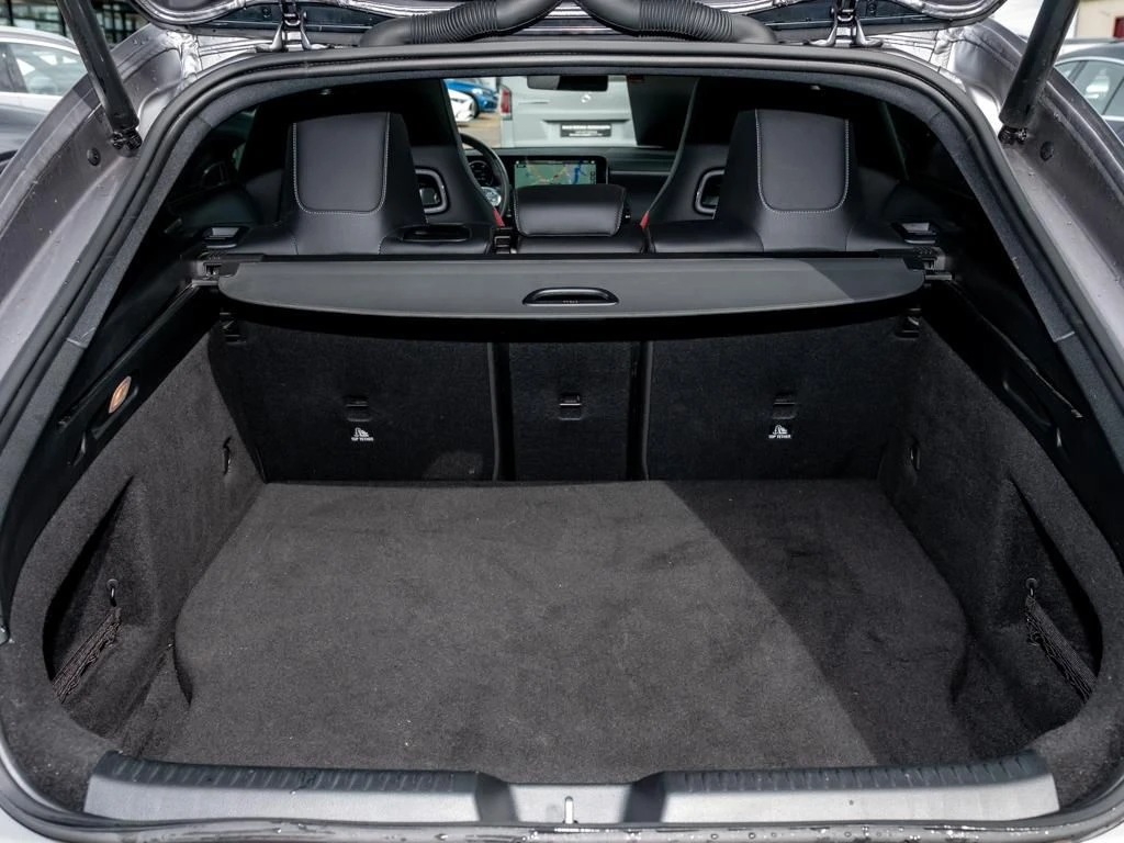 Mercedes-Benz-CLA 250 e-image-15
