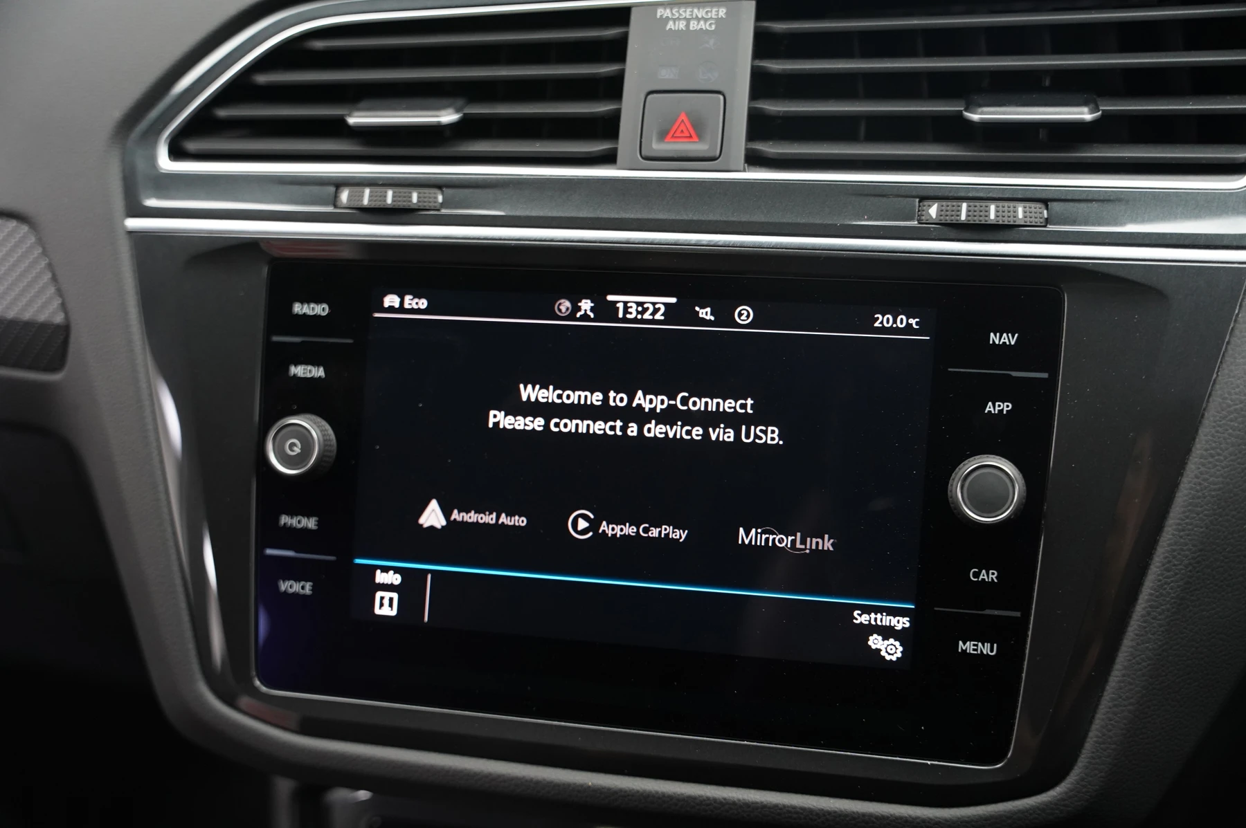Volkswagen-Tiguan-image-25