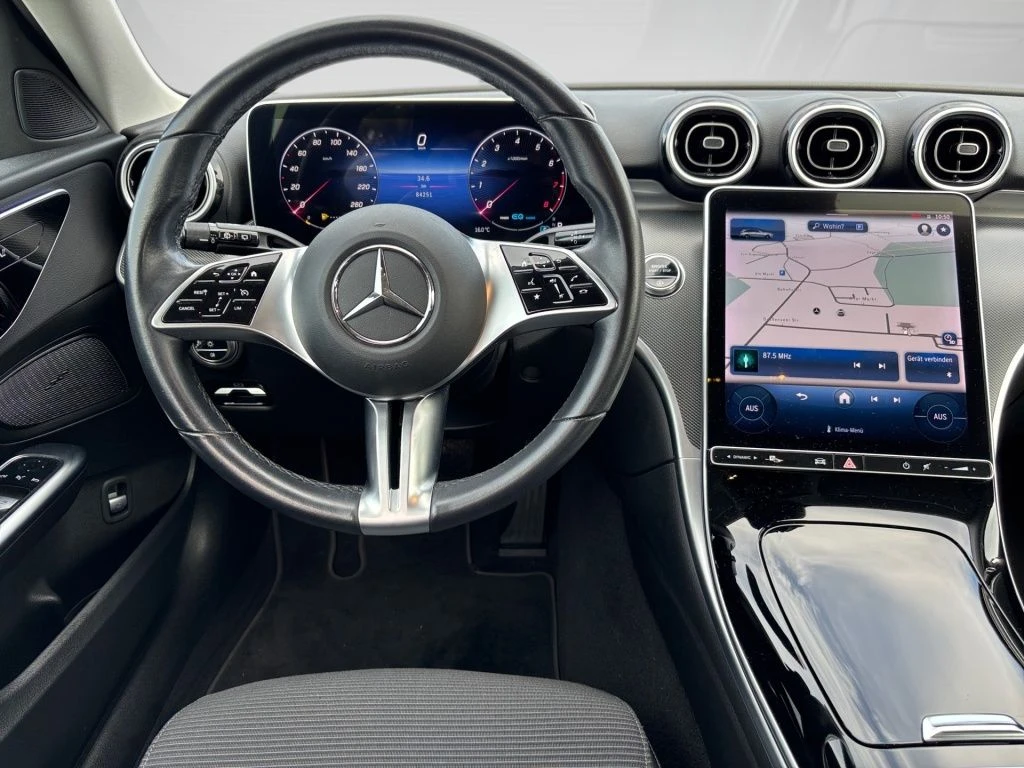 Mercedes-Benz-C-Klasse 200-image-10
