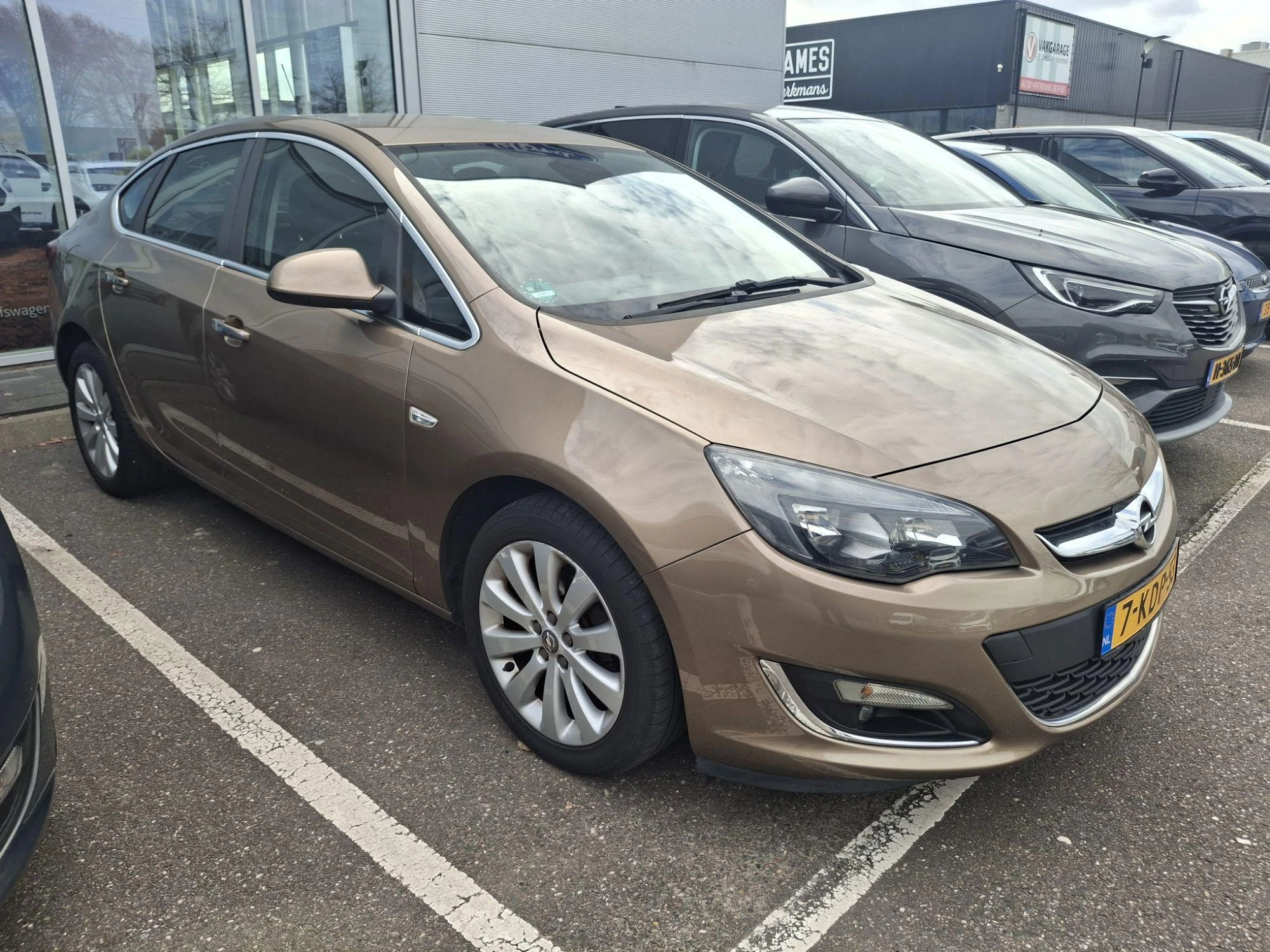Opel-Astra-image-5