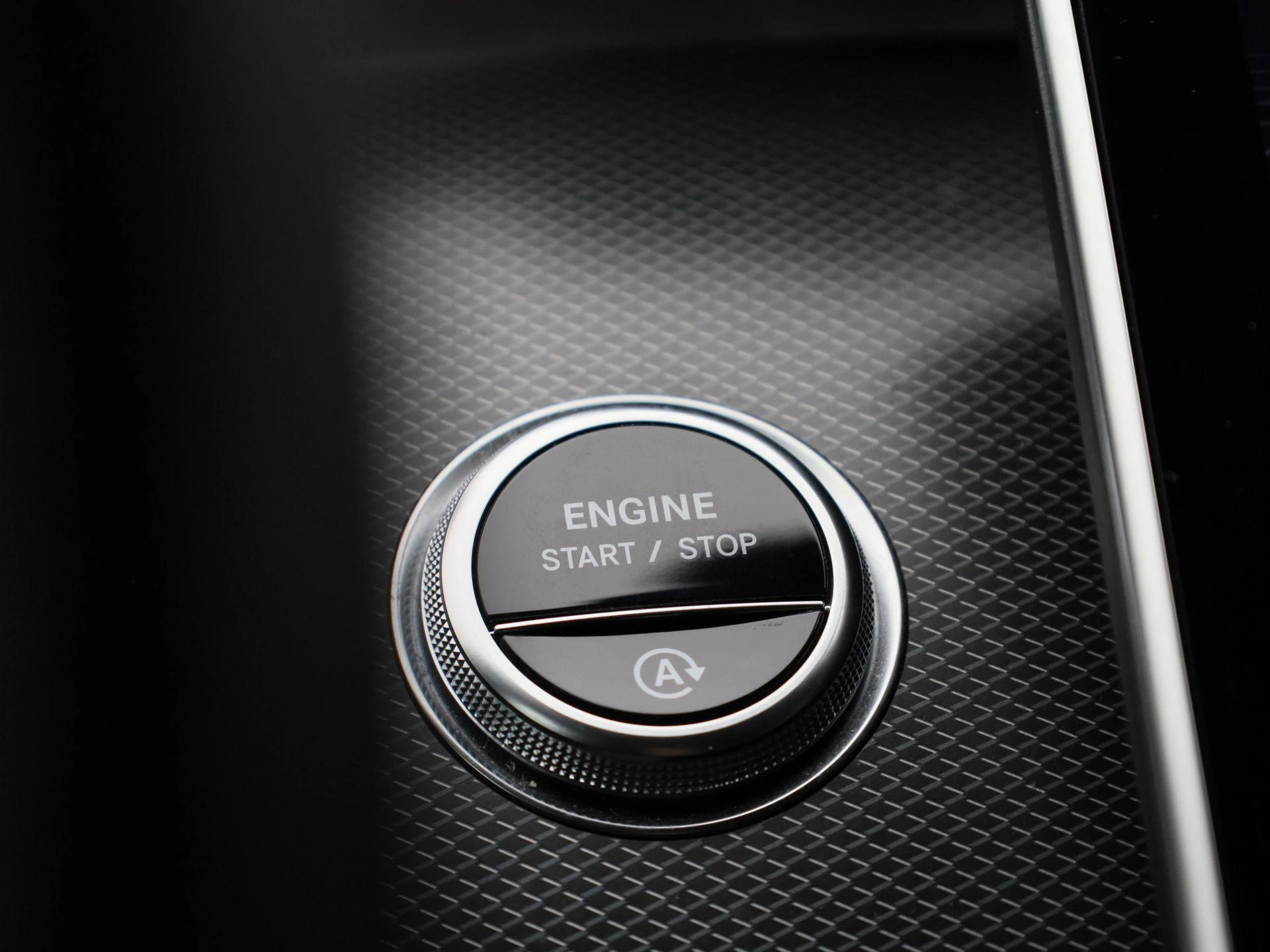 Mercedes-Benz-C-Klasse-image-16