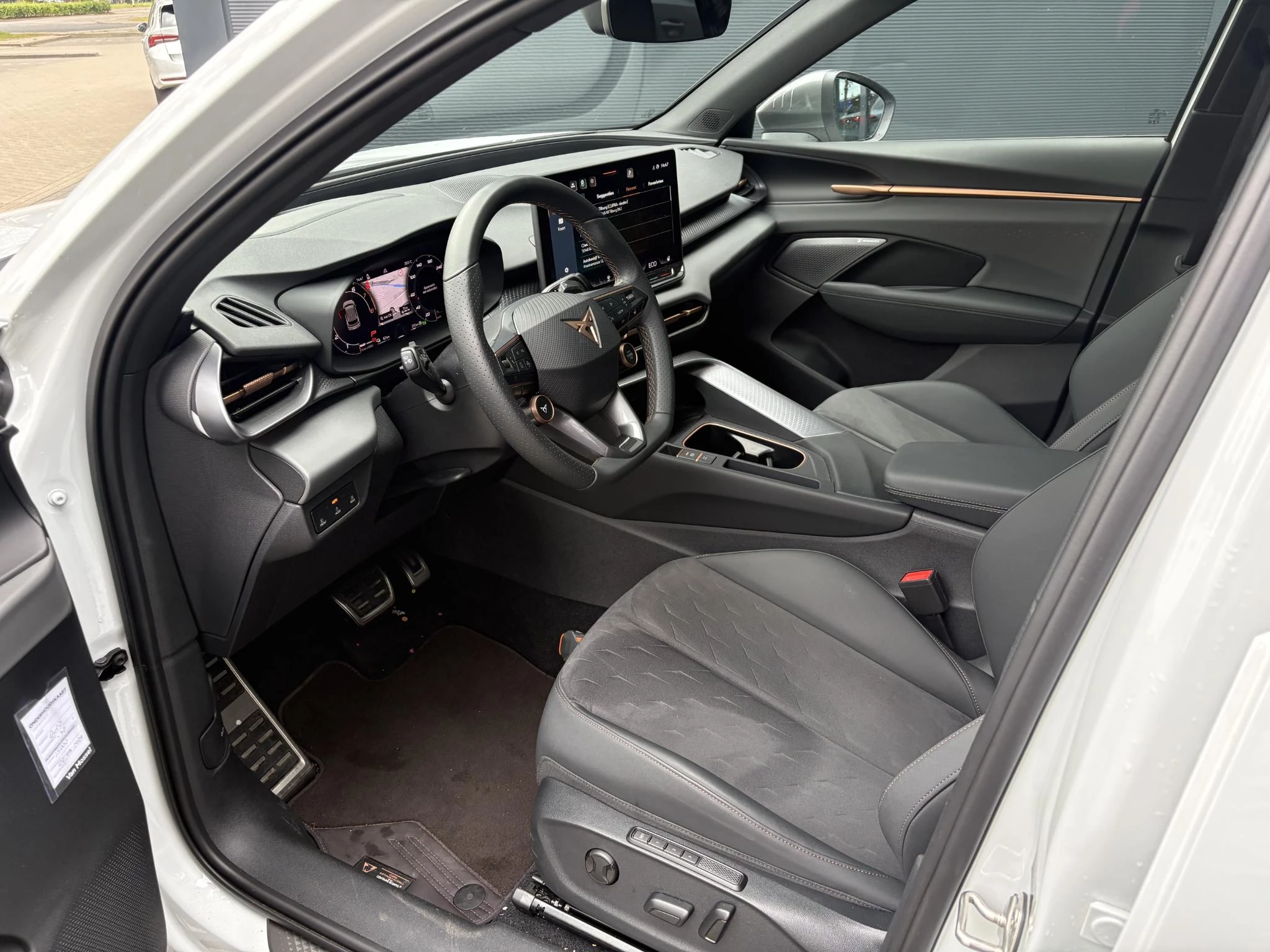 CUPRA Terramar 1.5 TSI e-Hybrid Business