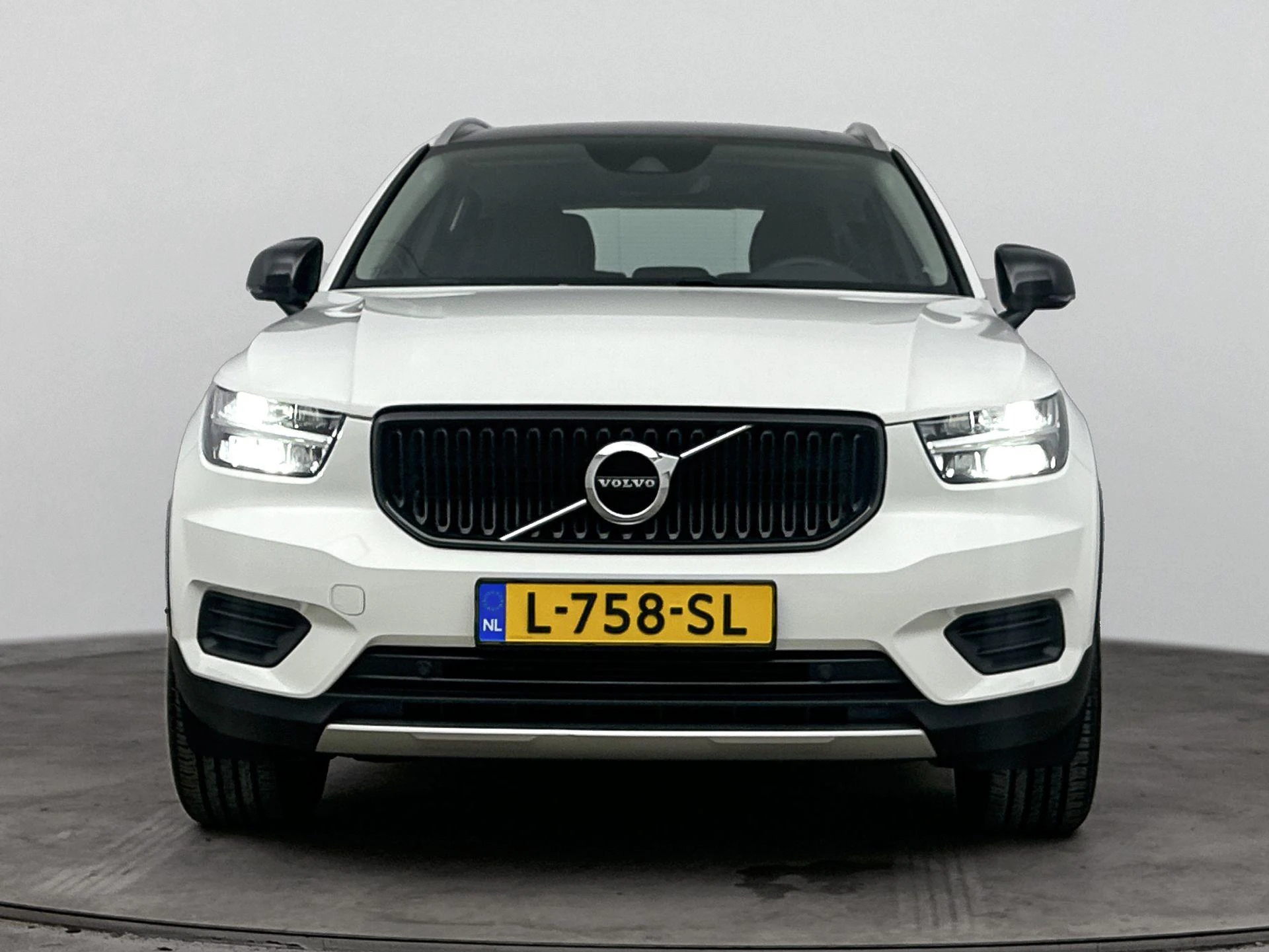 Volvo-XC40-image-4