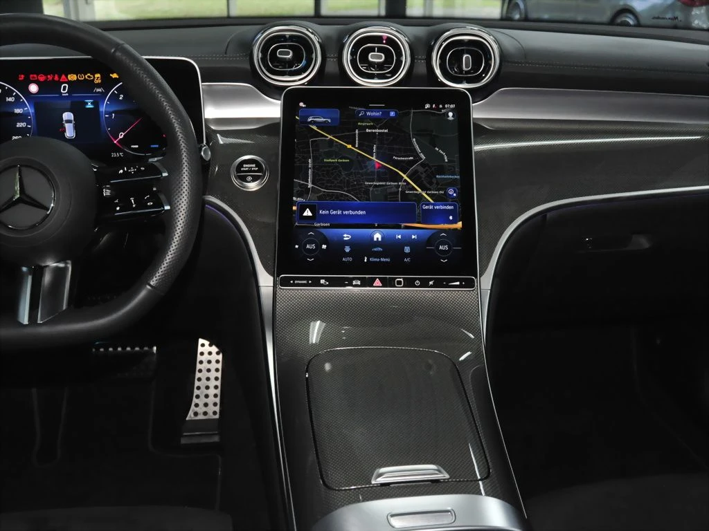 Mercedes-Benz-GLC 300 d-image-10