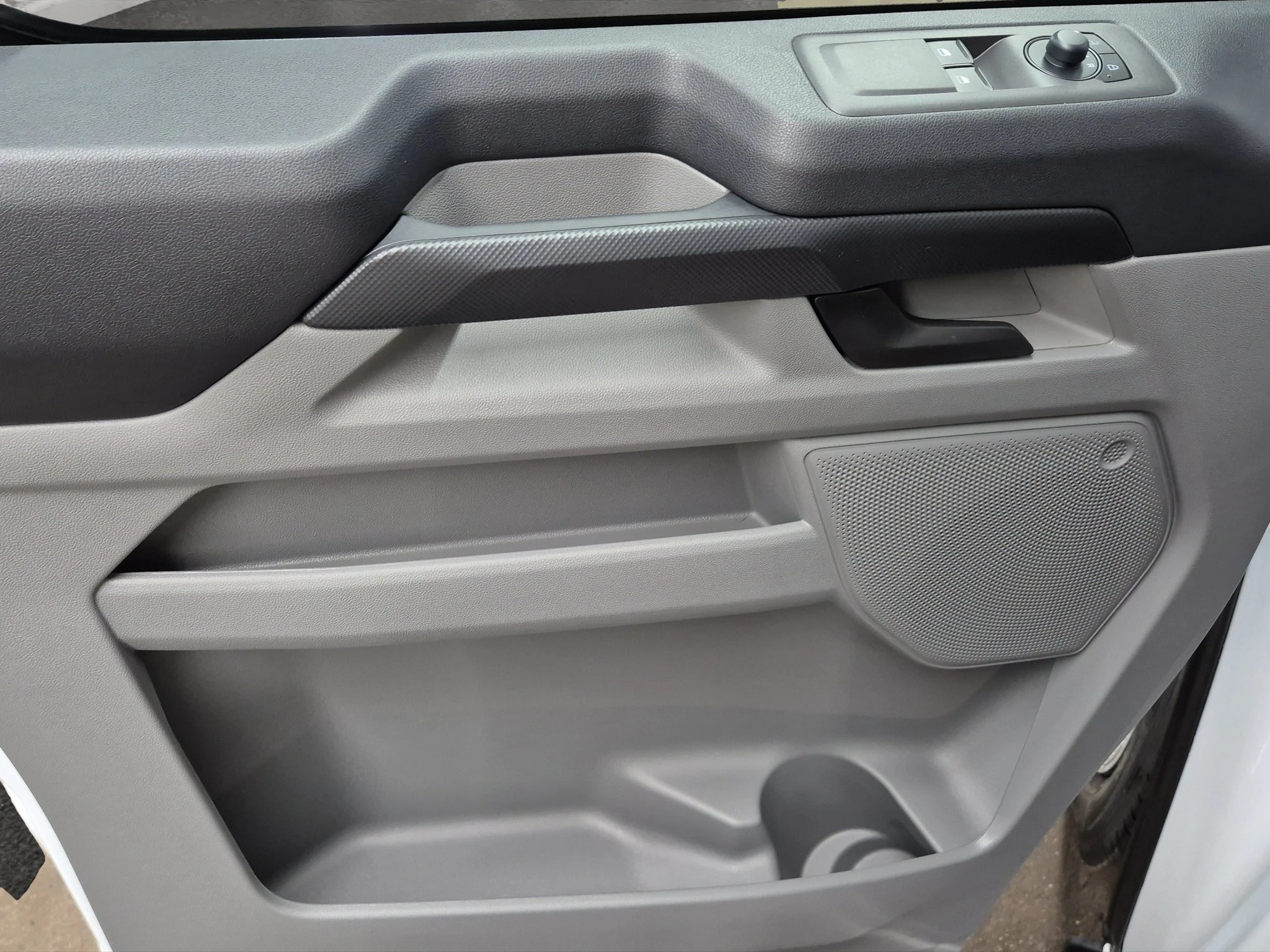 Ford-Transit Custom-image-15